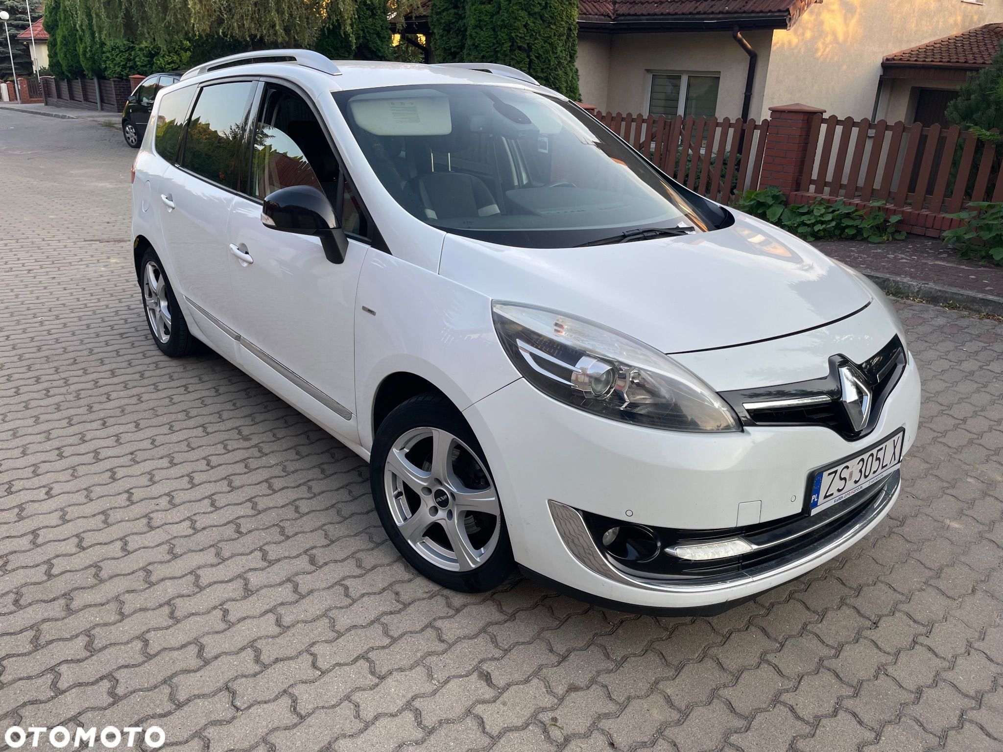 Renault Scenic - 1