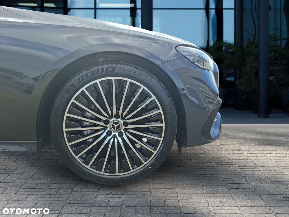 Mercedes-Benz Klasa E - 16