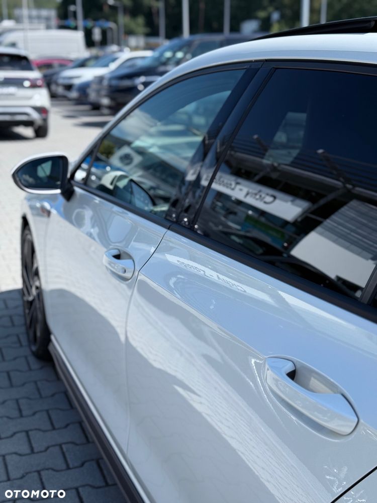 Volkswagen Golf VIII 2.0 TSI GTI DSG - 4