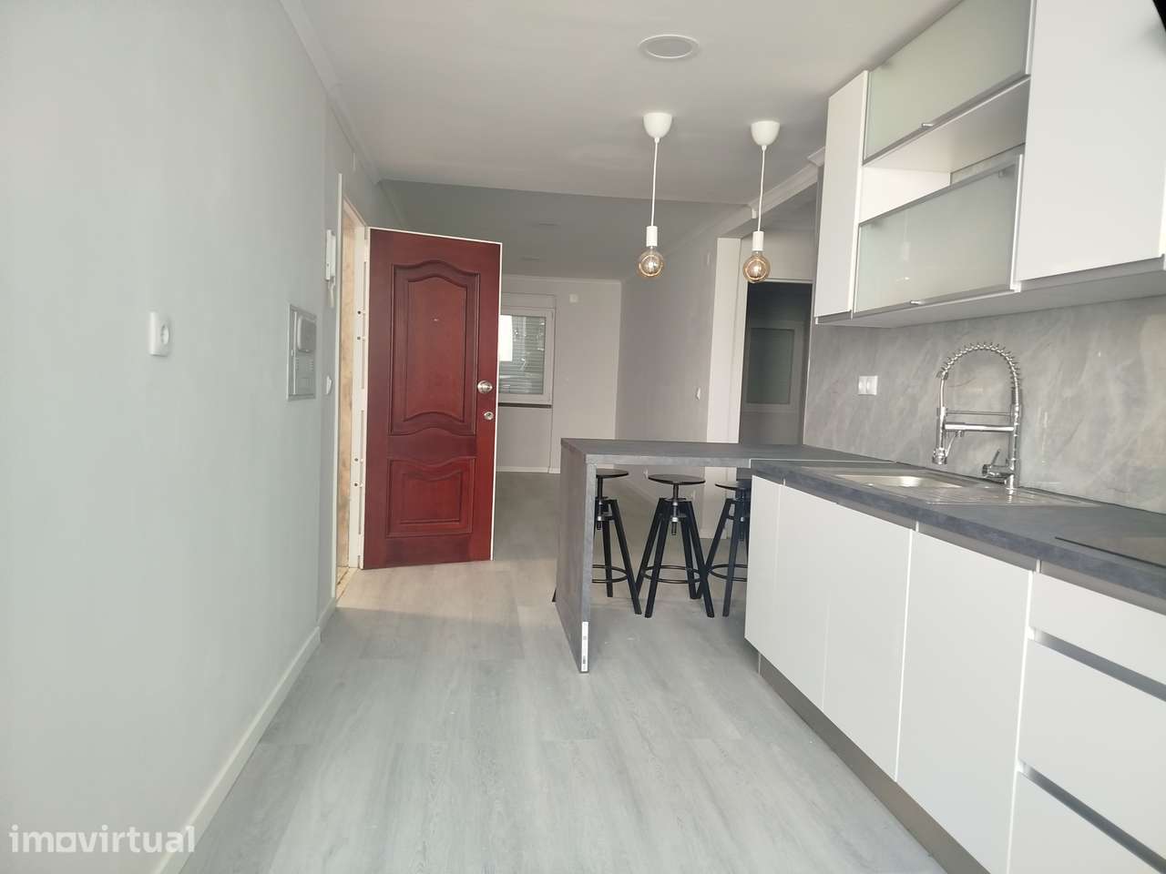 Apartamento T2 em Benfica !  Excelente investimento! - Grande imagem: 5/22
