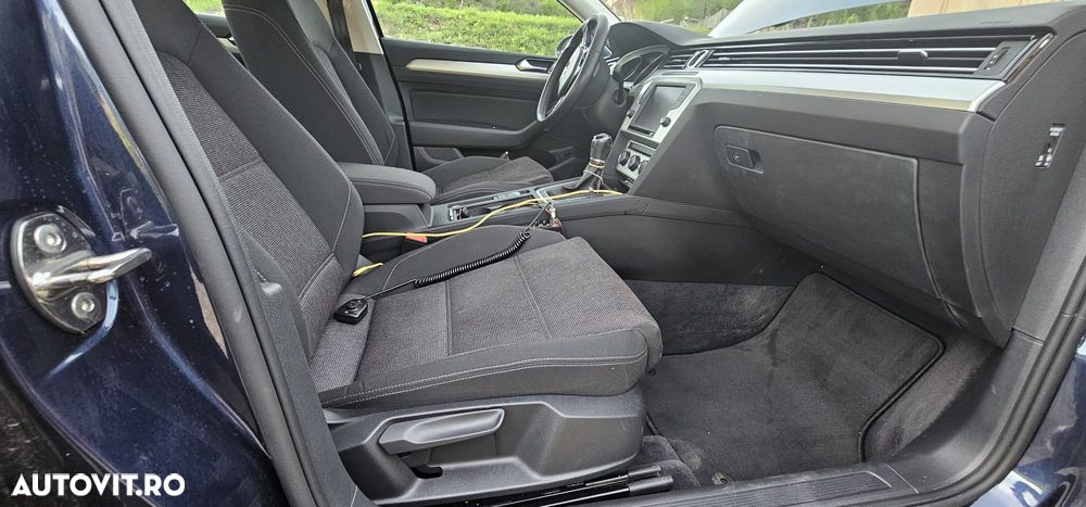 Volkswagen Passat 2.0 TDI Comfortline - 6