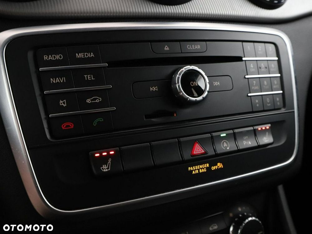Mercedes-Benz GLA 200 Urban - 26