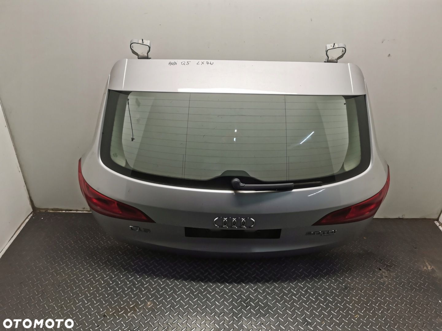 KLAPA BAGAŻNIKA TYŁ AUDI Q5 8R0 2008- LX7W - 2