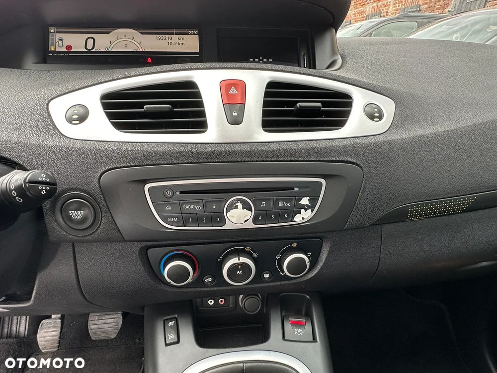 Renault Scenic 1.5 dCi Emotion - 17