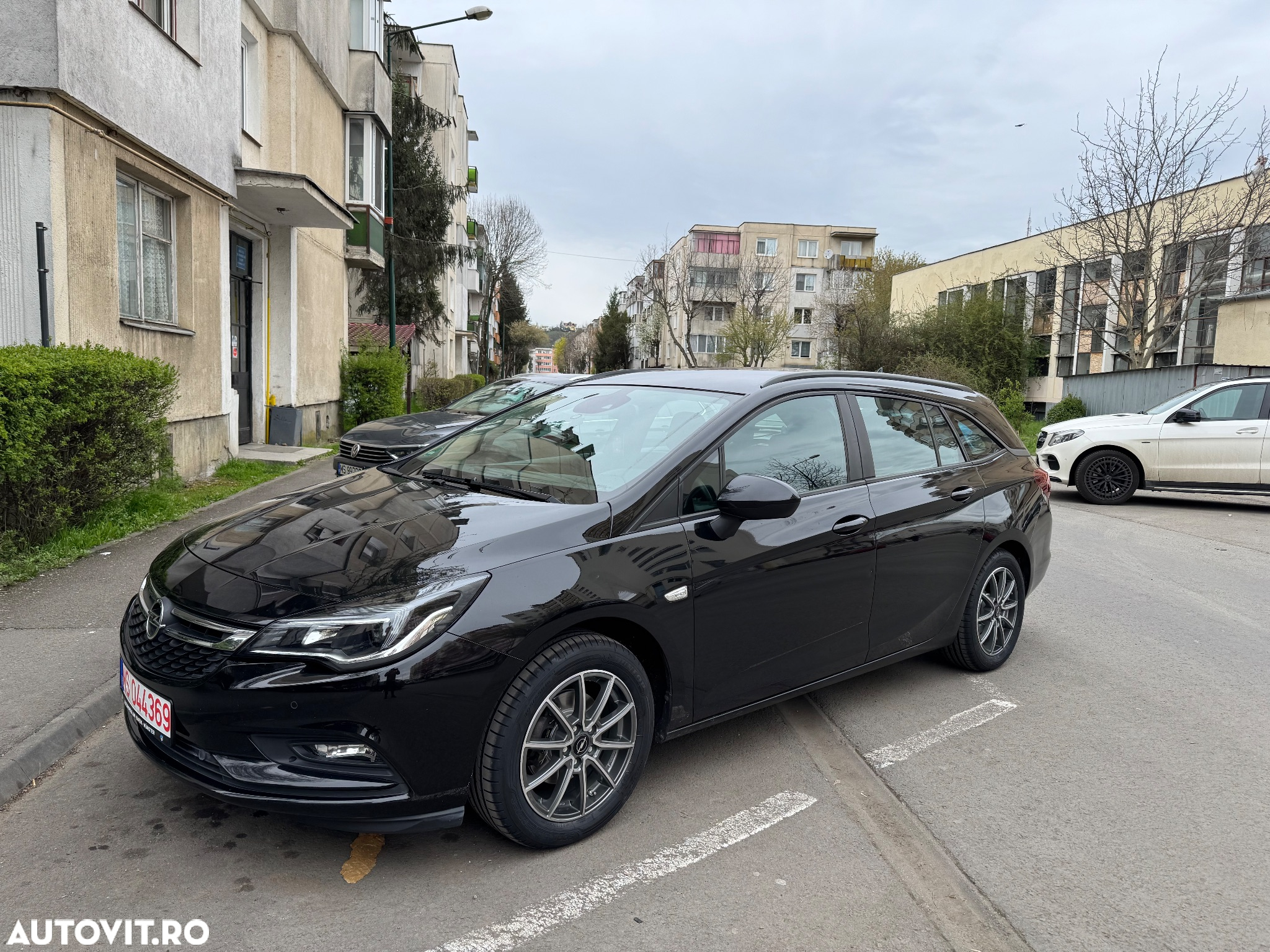 Opel Astra 1.6 D (CDTI) Start/Stop Sports Tourer Business - 2