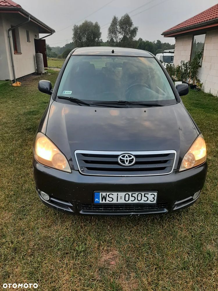 Toyota Avensis Verso 2.0 D-4D - 1