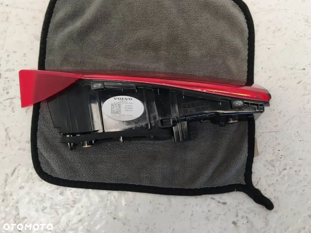 VOLVO XC60 II LAMPA LAMPY LEWA PRAWA TYŁ TYLNA W KLAPĘ ORYGINAŁ - 26