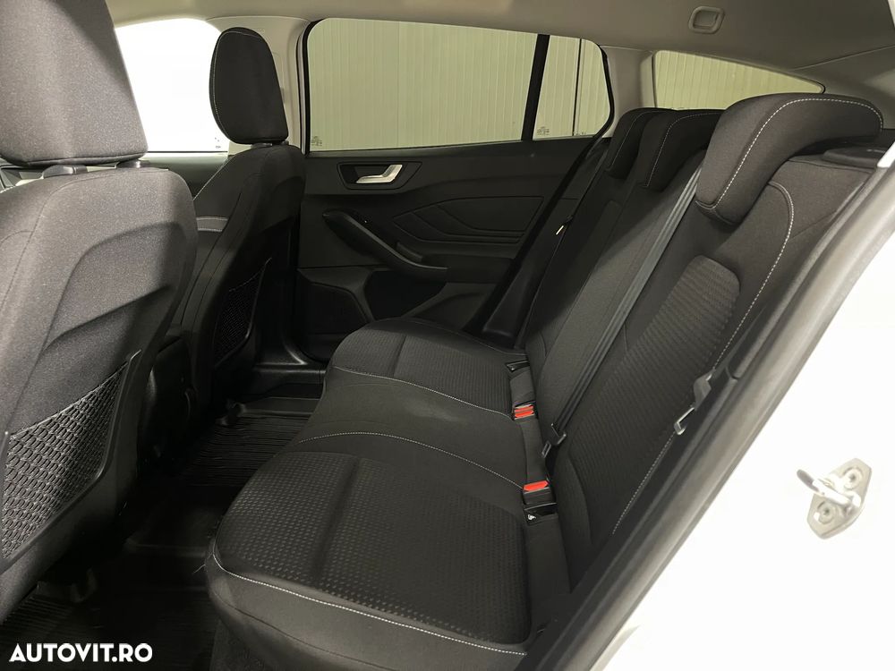 Ford Focus 1.5 EcoBlue Connected - 12
