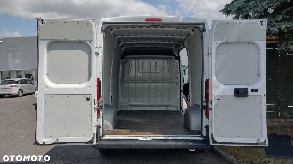 Fiat Ducato furgon L2H2 – 3,3t salon PL – ASO – czujniki – drzwi 180 - 10
