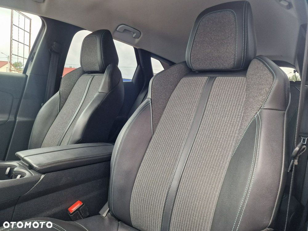 Peugeot 3008 1.5 BlueHDi Allure S&S EAT8 - 22