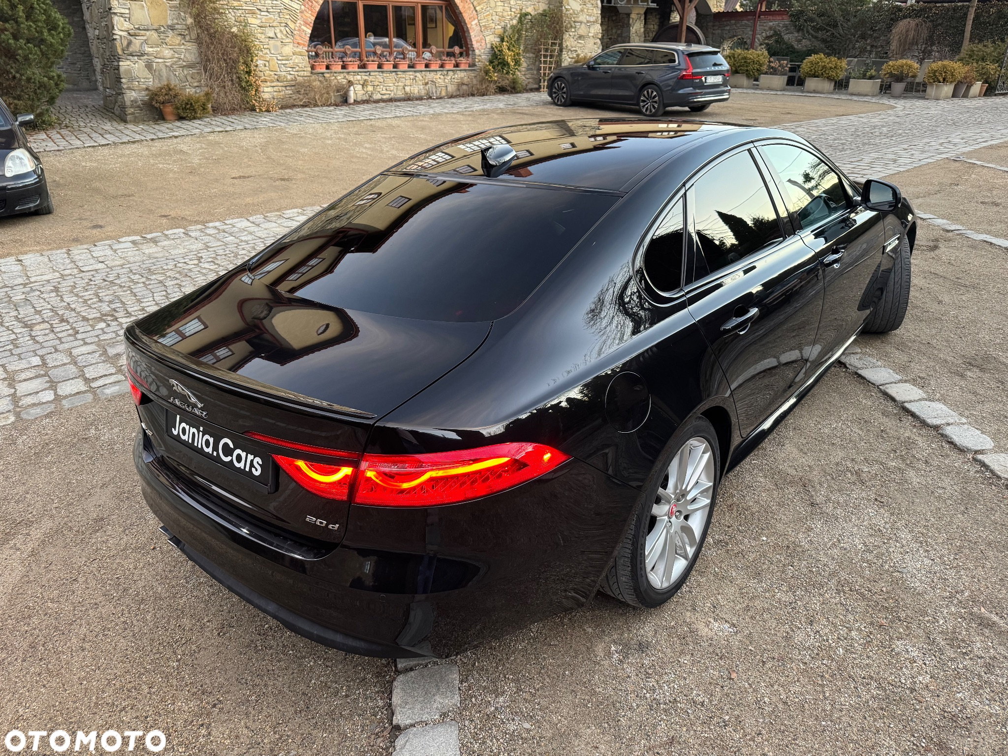 Jaguar XF - 11