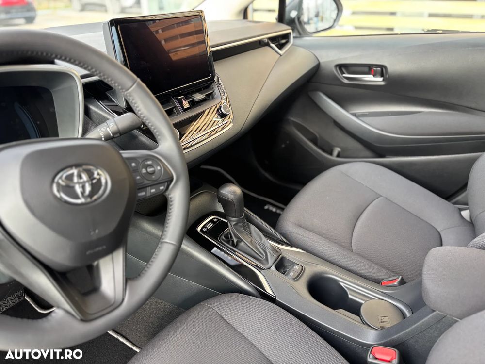 Toyota Corolla Sedan 1.8 HSD Eco - 15