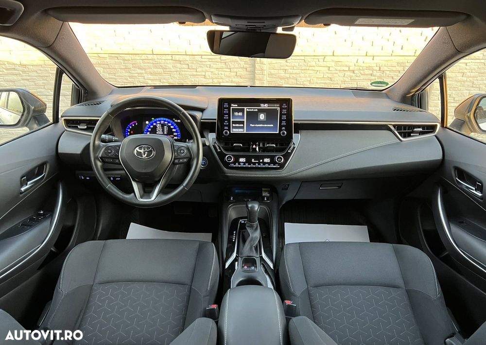 Toyota Corolla 1.8 HSD Exclusive interior Negru - 3