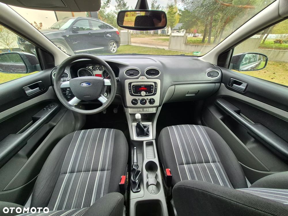 Ford Focus 1.6 16V Ambiente - 8