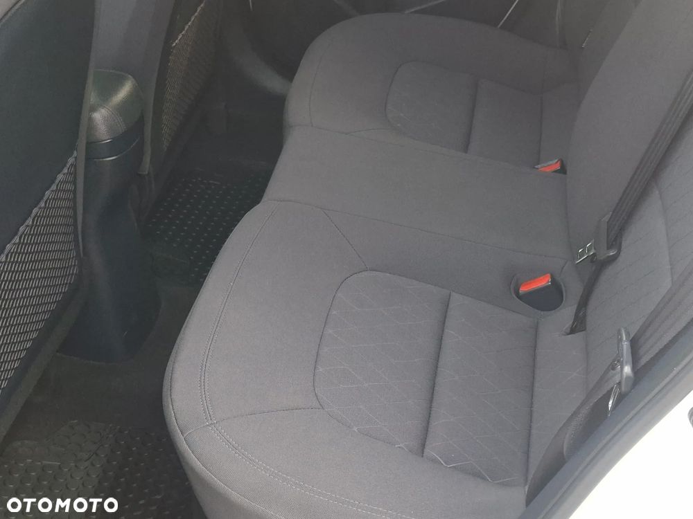 Kia Rio 1.2 Business Line - 11