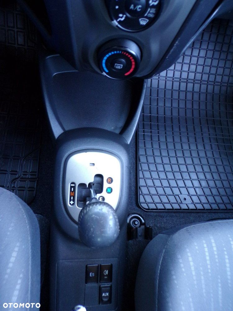Toyota Yaris - 27