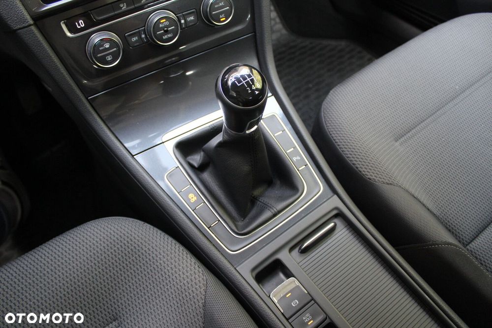 Volkswagen Golf Variant - 21
