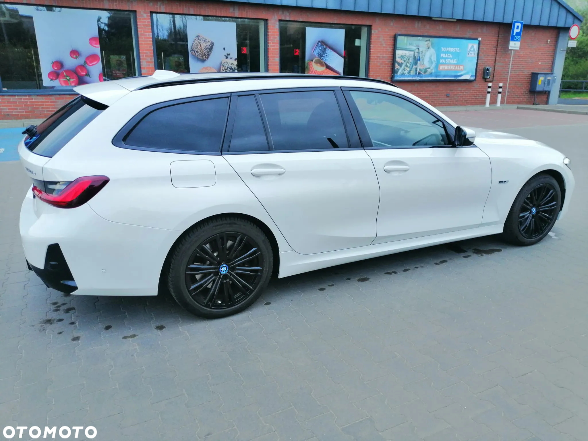 BMW Seria 3 330e M Sport sport - 12