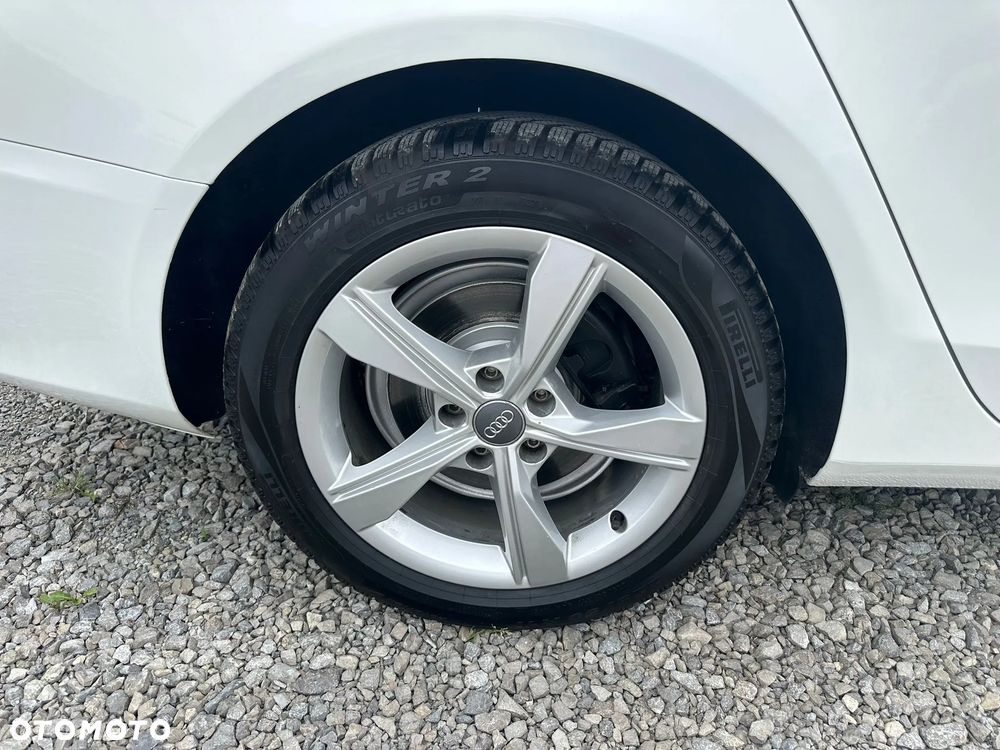 Audi A4 Avant 2.0 TDI - 19