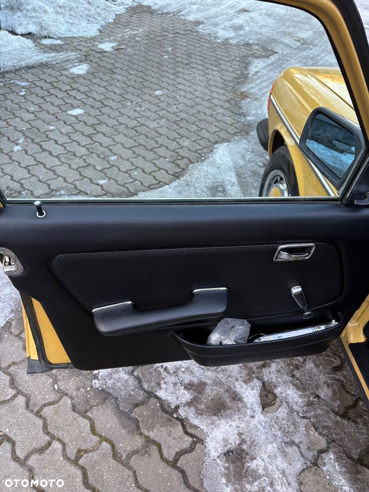 Mercedes-Benz W123 - 23