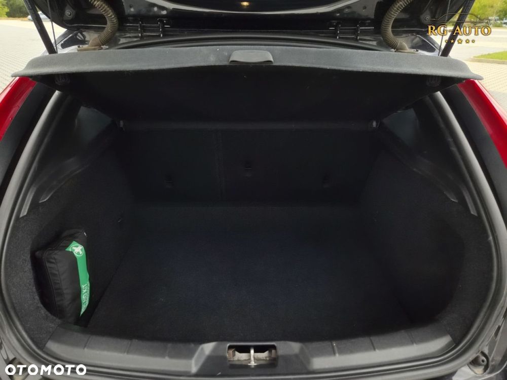 Volvo V40 - 30