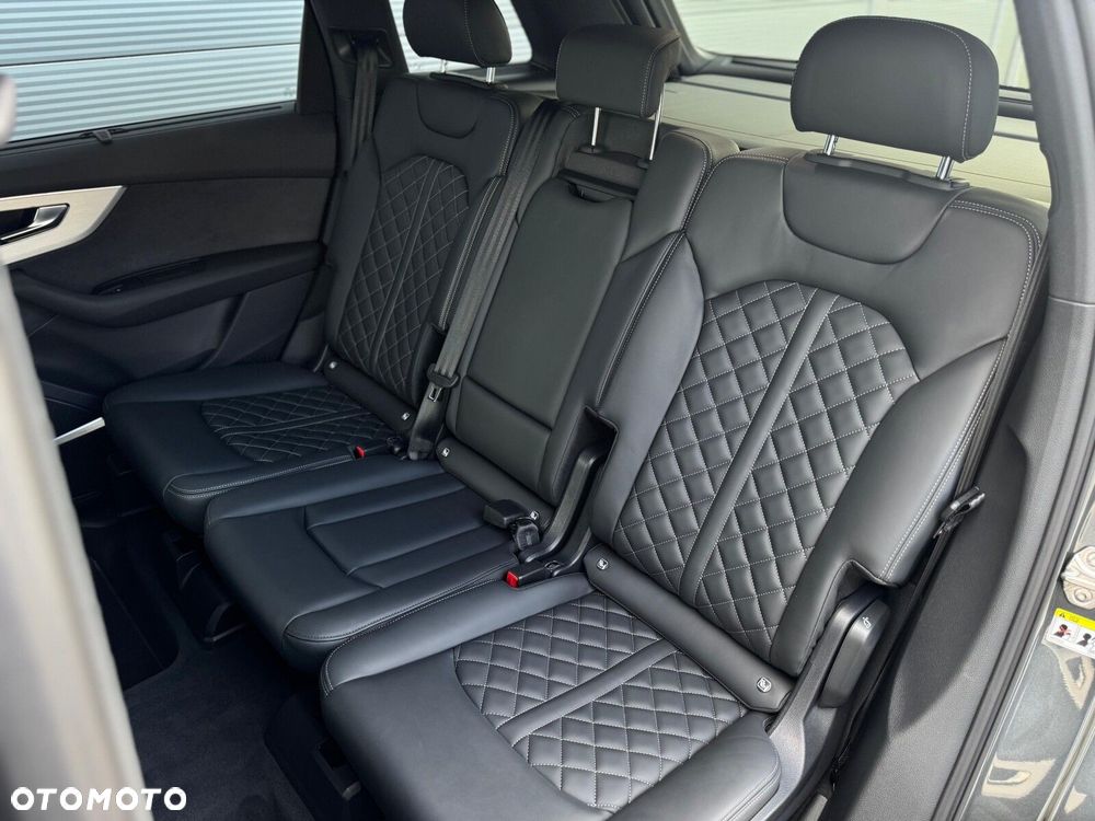 Audi Q7 55 TFSI mHEV Quattro S Line Tiptr - 28