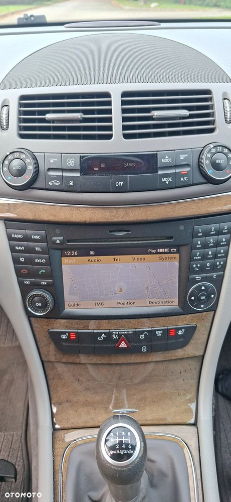 Mercedes-Benz Klasa E 200 Kompressor Avantgarde - 23