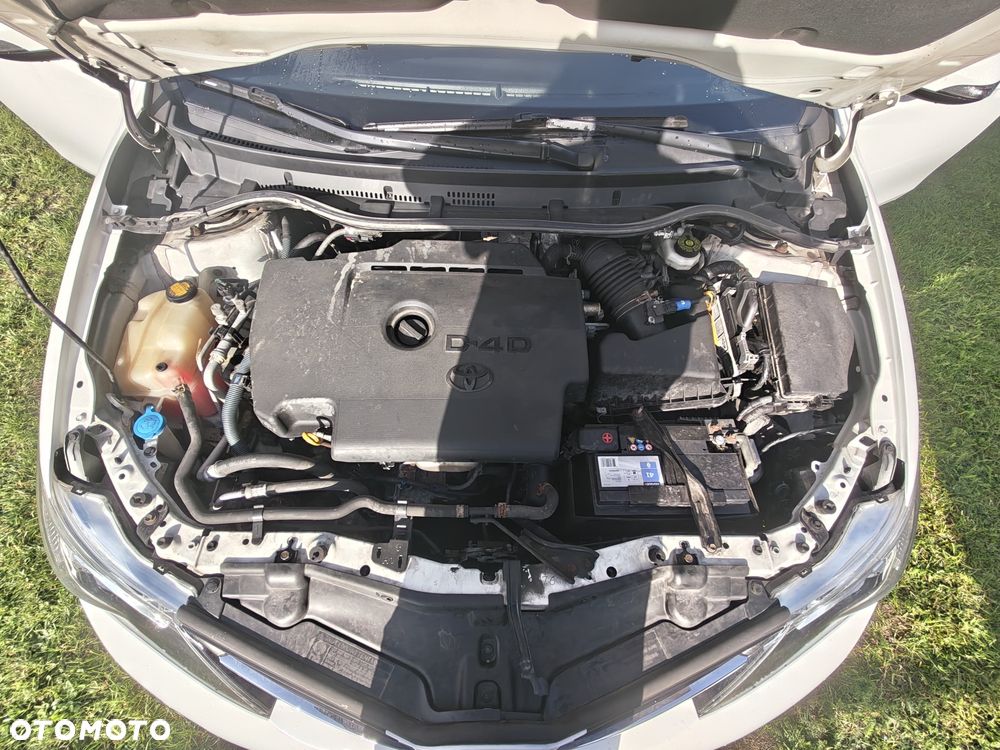 Toyota Auris 2014 photo 5