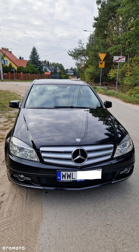 Mercedes-Benz Klasa C 180 CGI BlueEff Avantgarde - 7