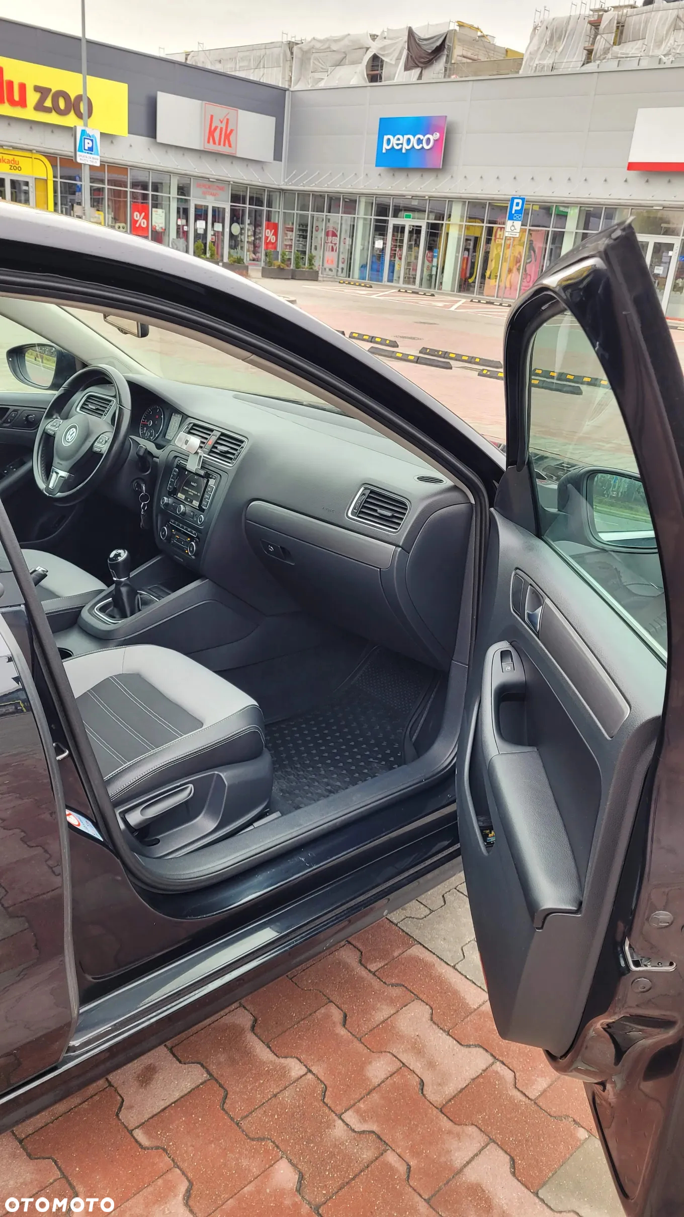 Volkswagen Jetta 1.6 TDI Highline - 13