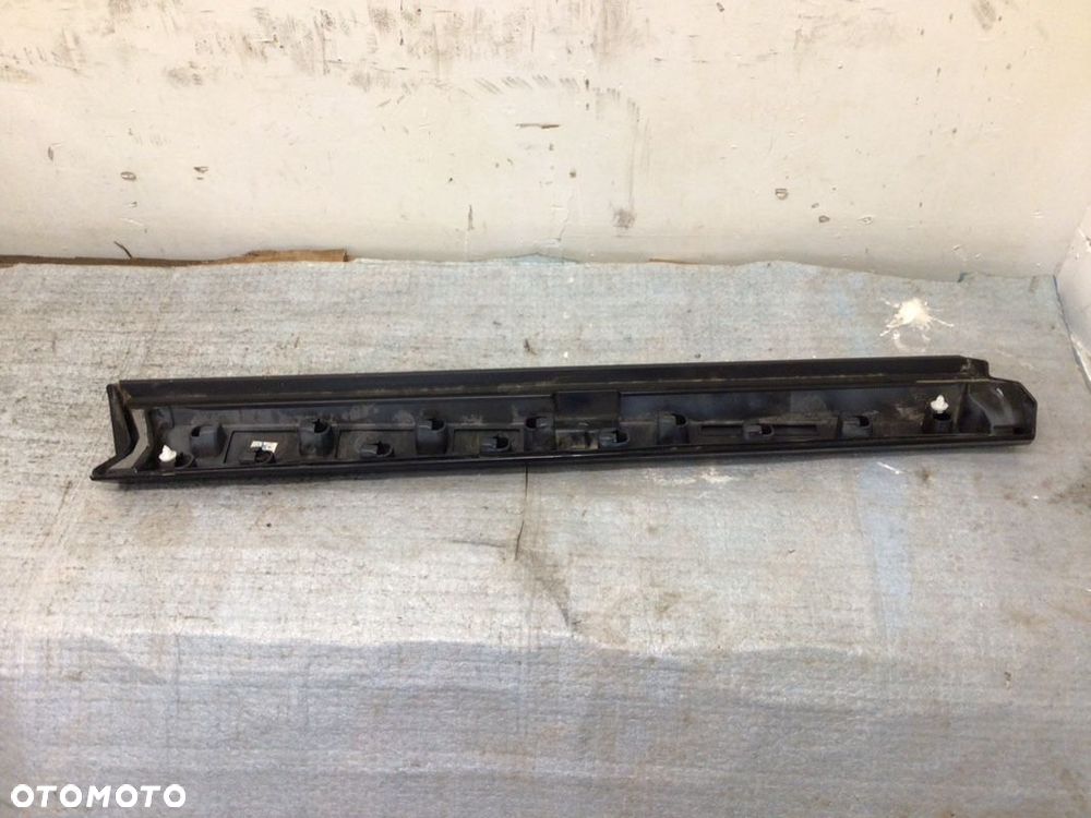Listwa drzwi prawa przednia Nissan Aryia - 2