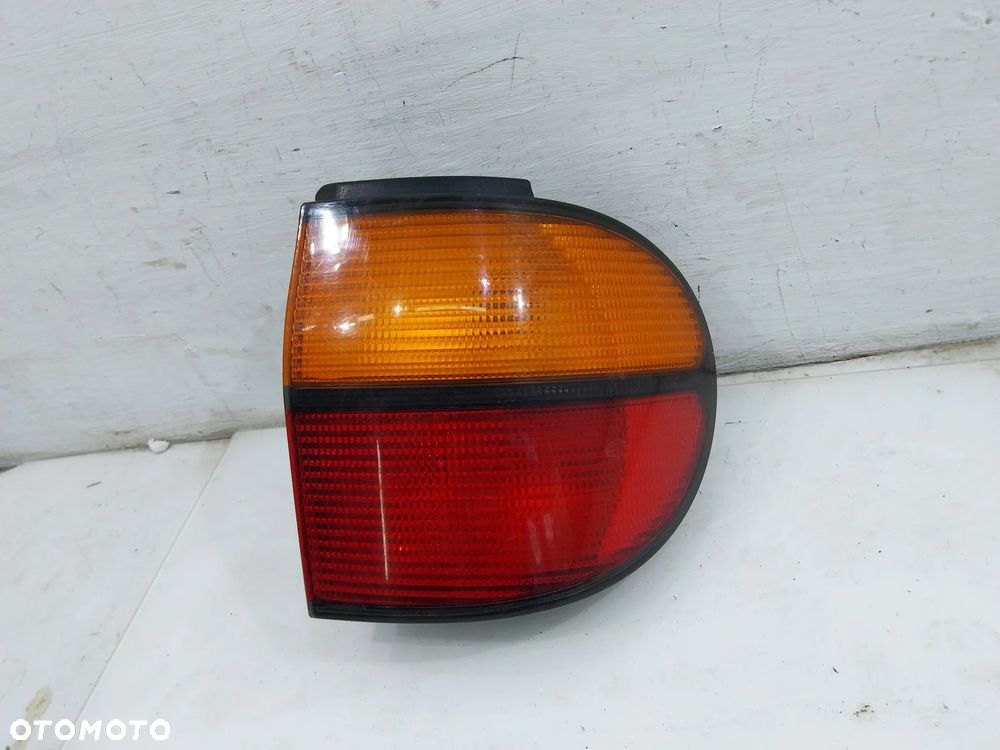 LAMPA PRAWY TYŁ TYLNA PRAWA W BŁOTNIK VW SHARAN MKI 7M0945258A - 1