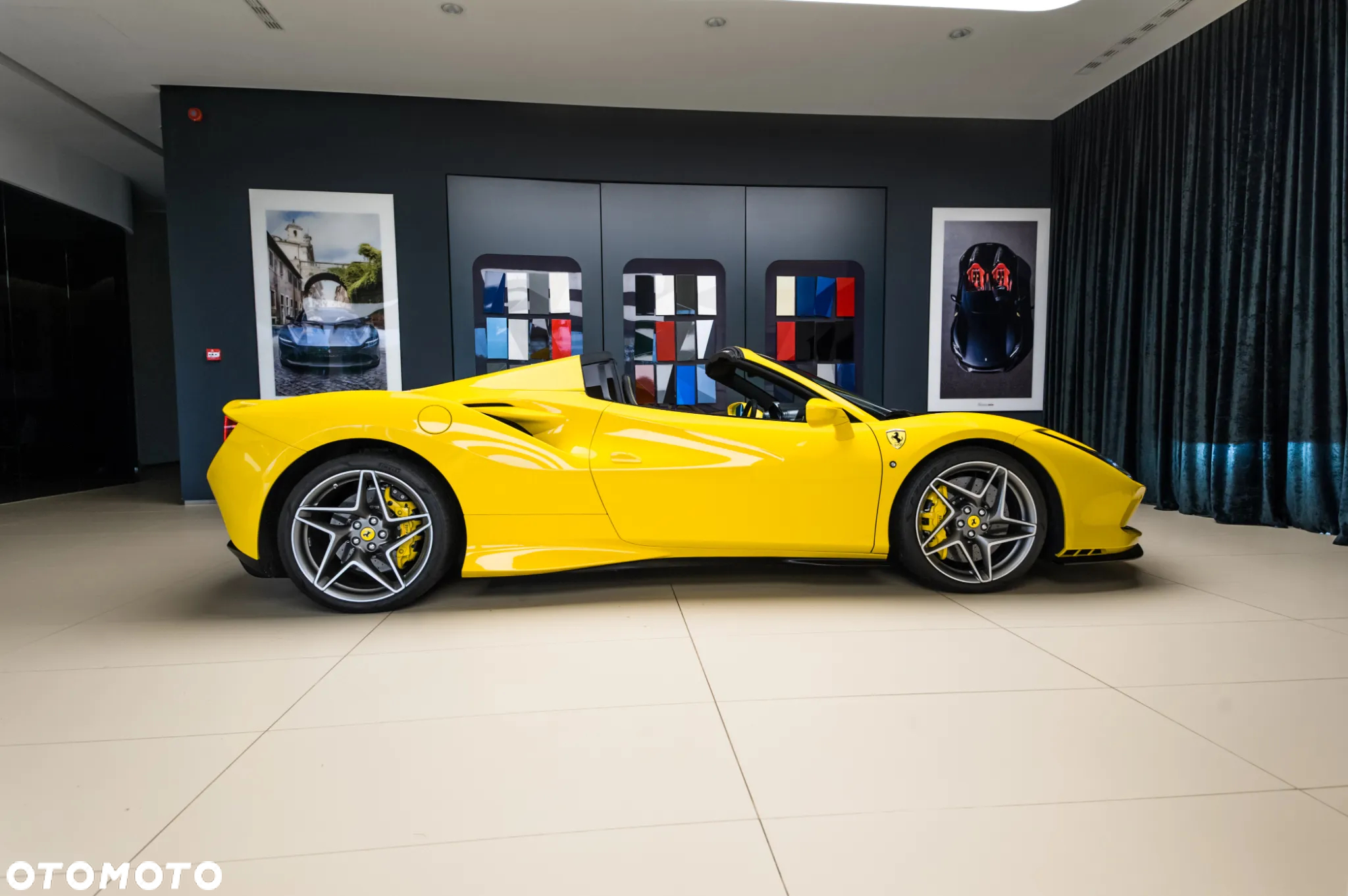 Ferrari F8 Spider - 9