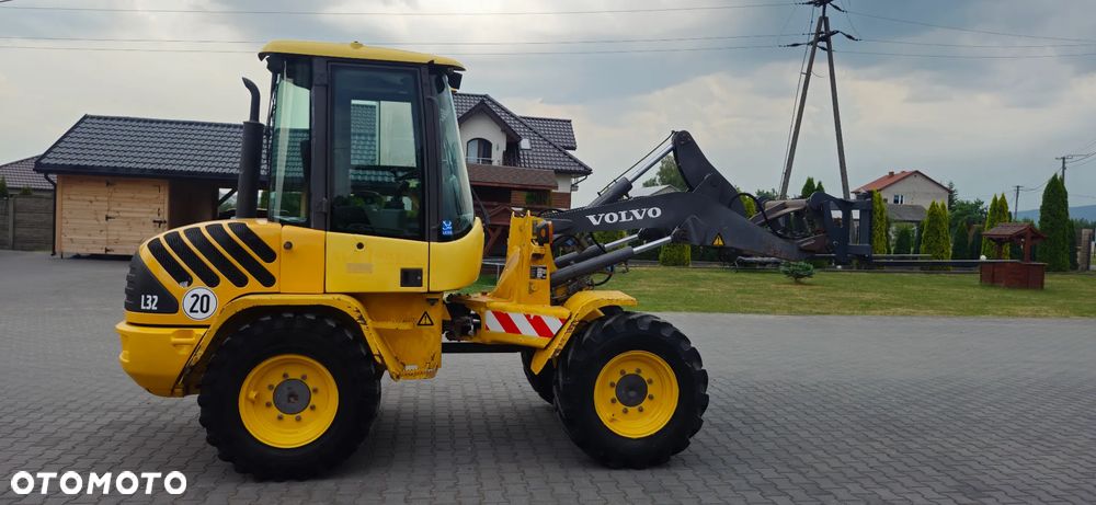 Volvo L32/ Maszyna sprowadzona - 3