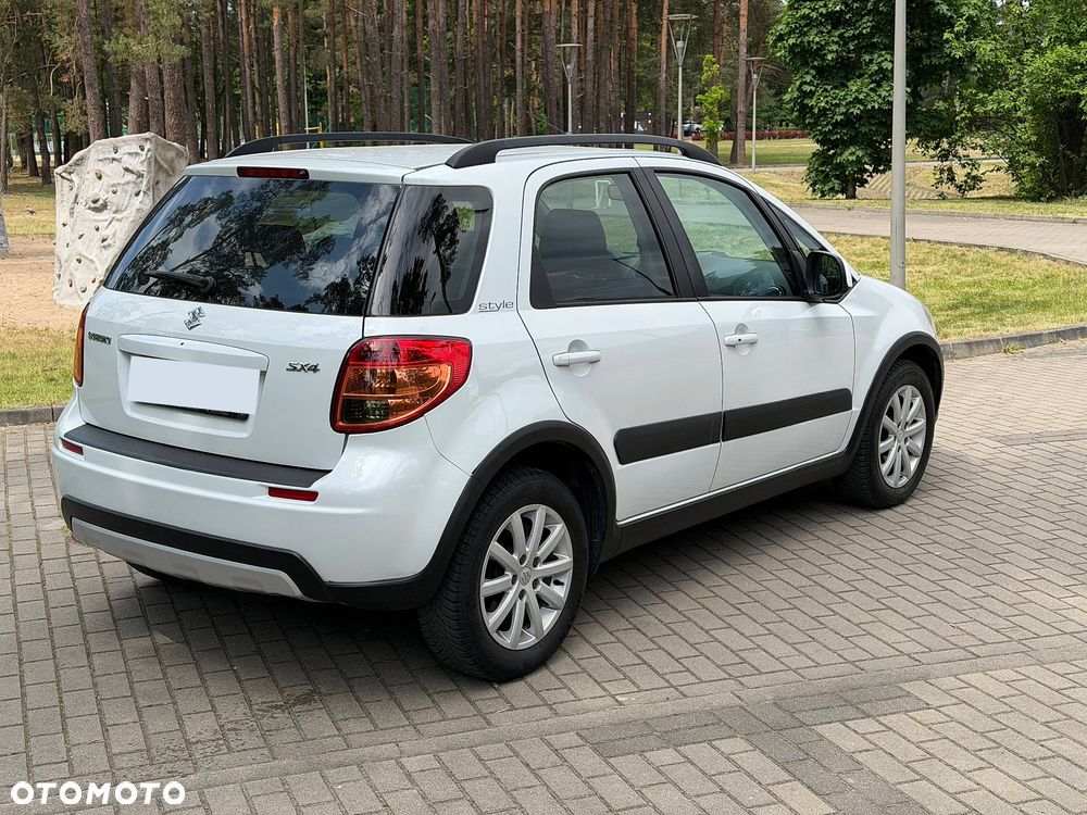 Suzuki SX4 Classic 1.6 VVT Automatik 4x2 Style - 3