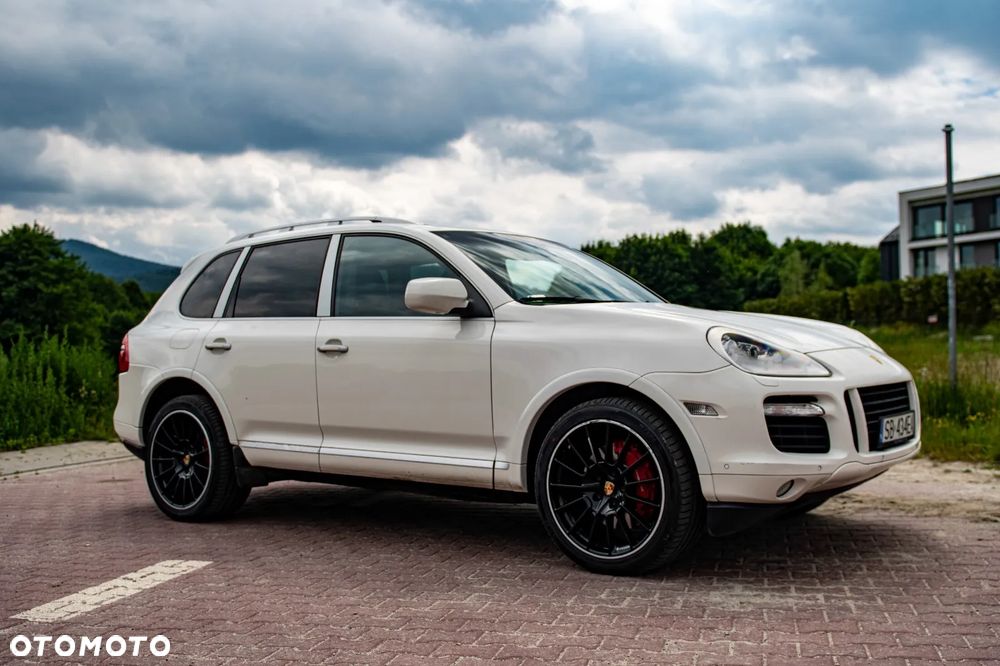 Porsche Cayenne Turbo - 1