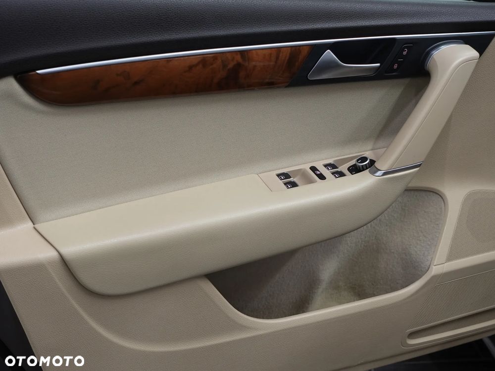 Volkswagen Passat - 19
