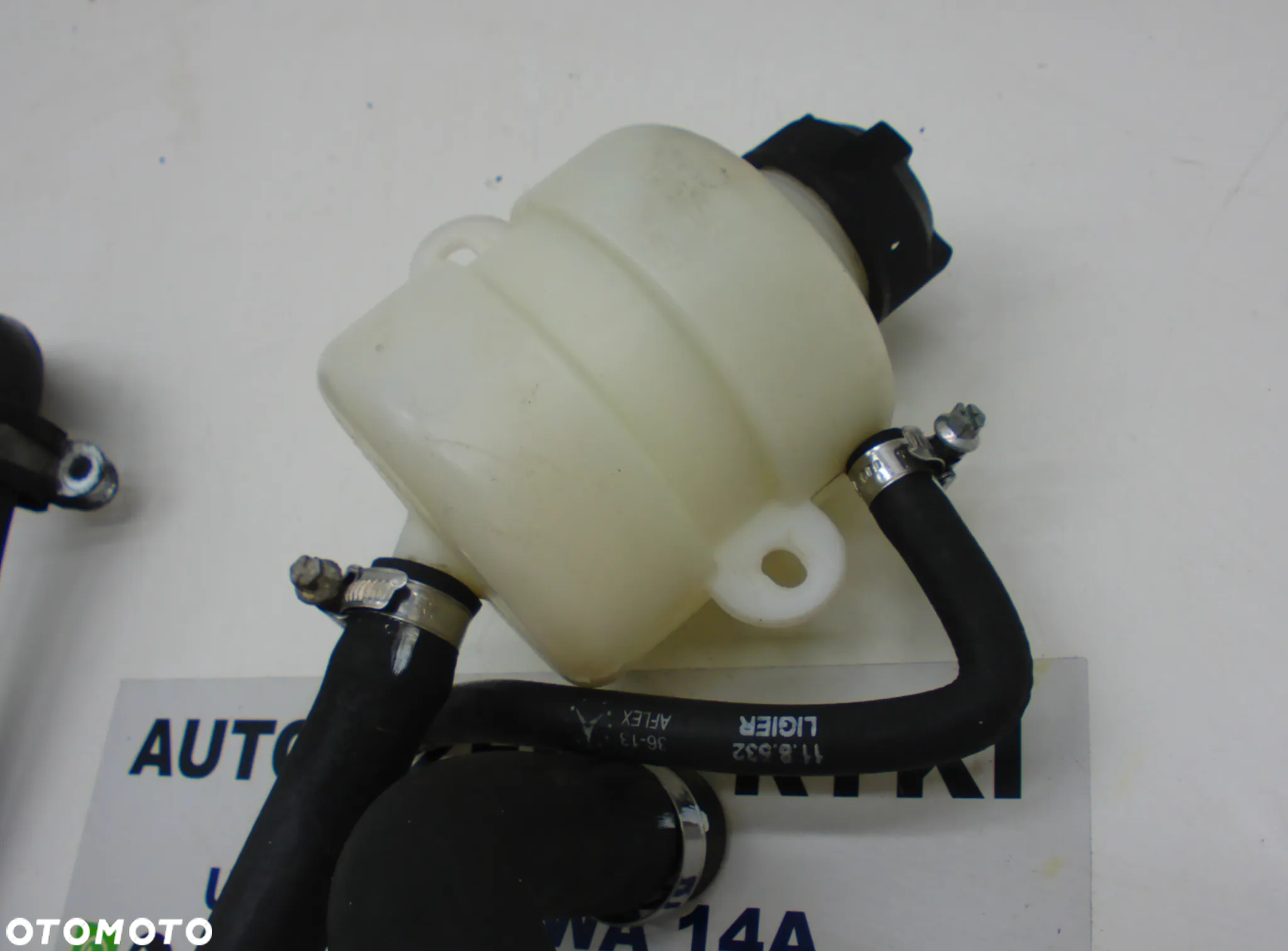 Ligier JS 50 Przewody Wodne Zbiorniczek - 5