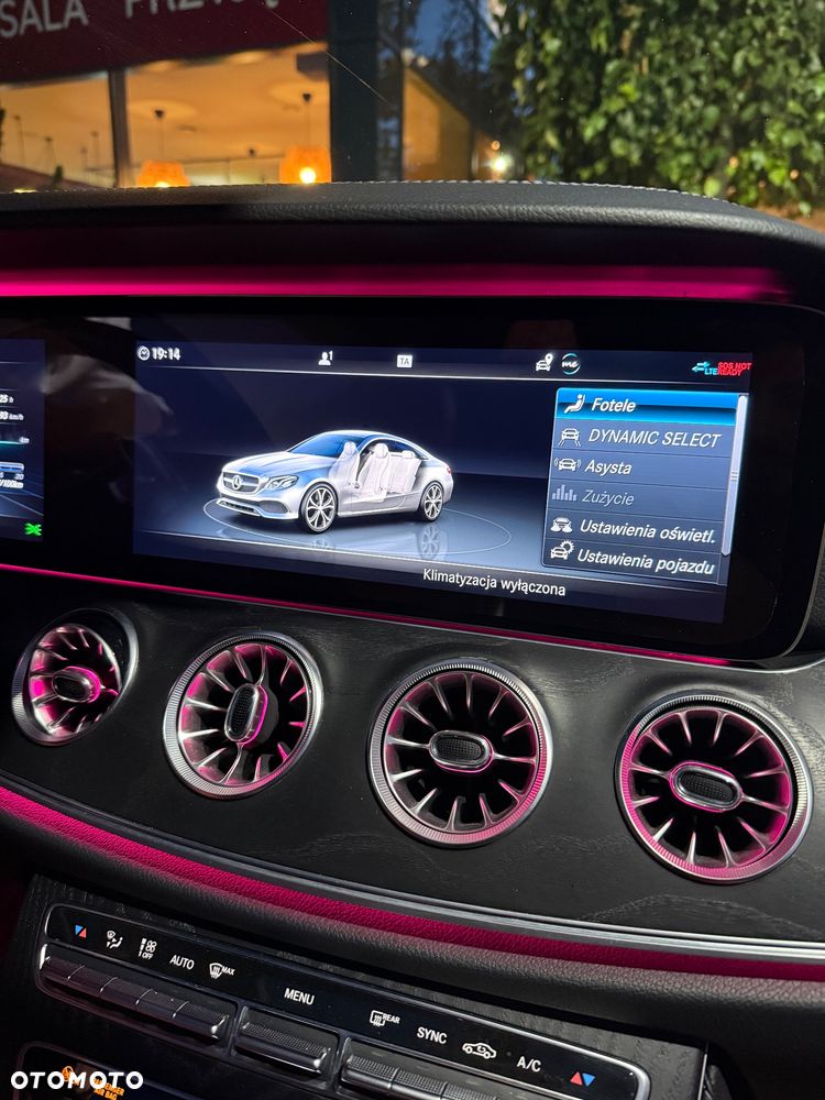 Mercedes-Benz Klasa E 200 4Matic 9G-TRONIC AMG Line - 11