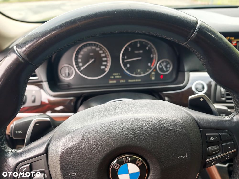 BMW Seria 5 530d xDrive Luxury Line - 7