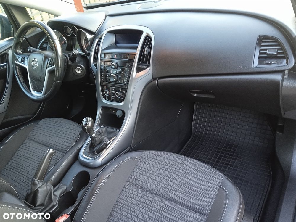Opel Astra 1.4 T Executive EU6 - 15