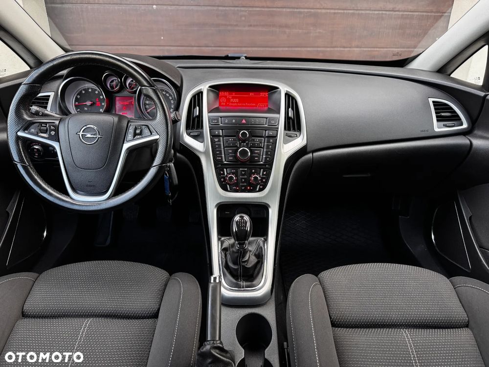 Opel Astra 1.6 Turbo Edition - 14