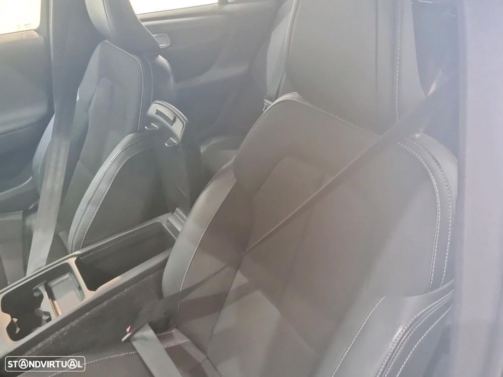 Volvo XC 40 2.0 D3 Momentum Plus - 8