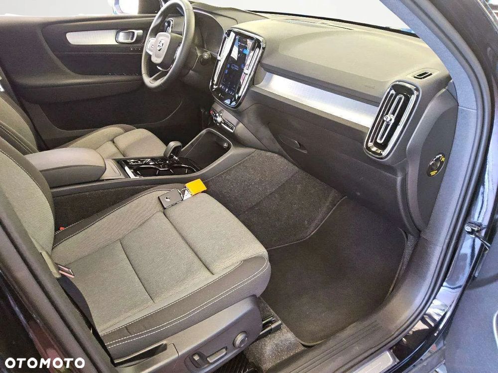 Volvo XC 40 B3 B DKG Plus Black Edition - 12