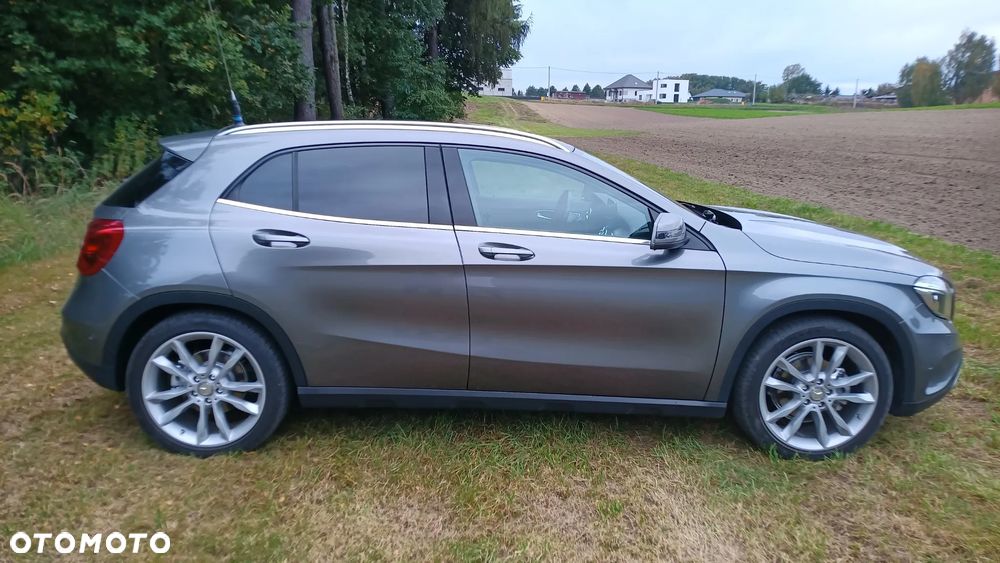 Mercedes-Benz GLA - 28