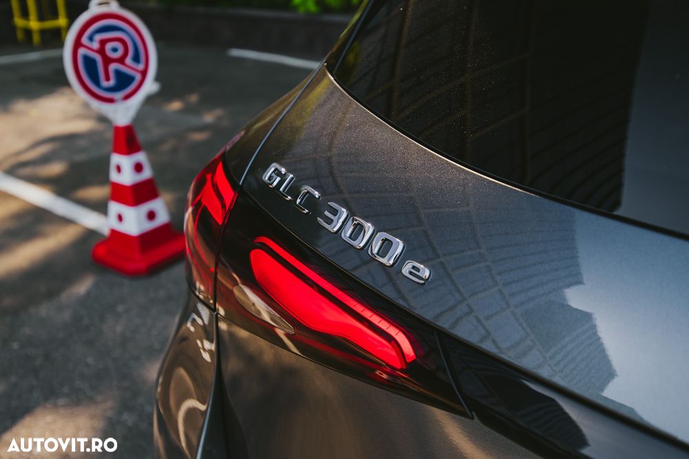 Mercedes-Benz GLC 300 e 4MATIC - 9