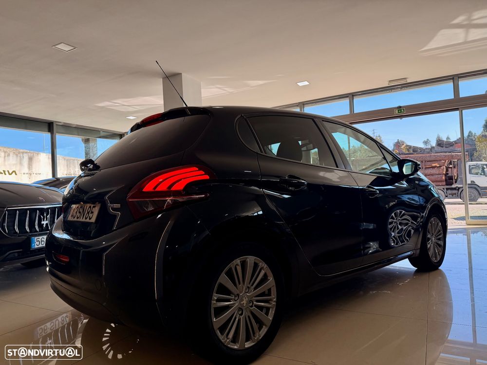 Peugeot 208 1.2 PureTech Style - 18
