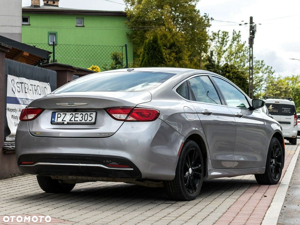 Chrysler 200 - 7