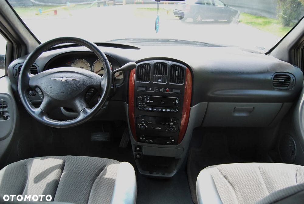 Chrysler Voyager 2.8 CRD SE - 11