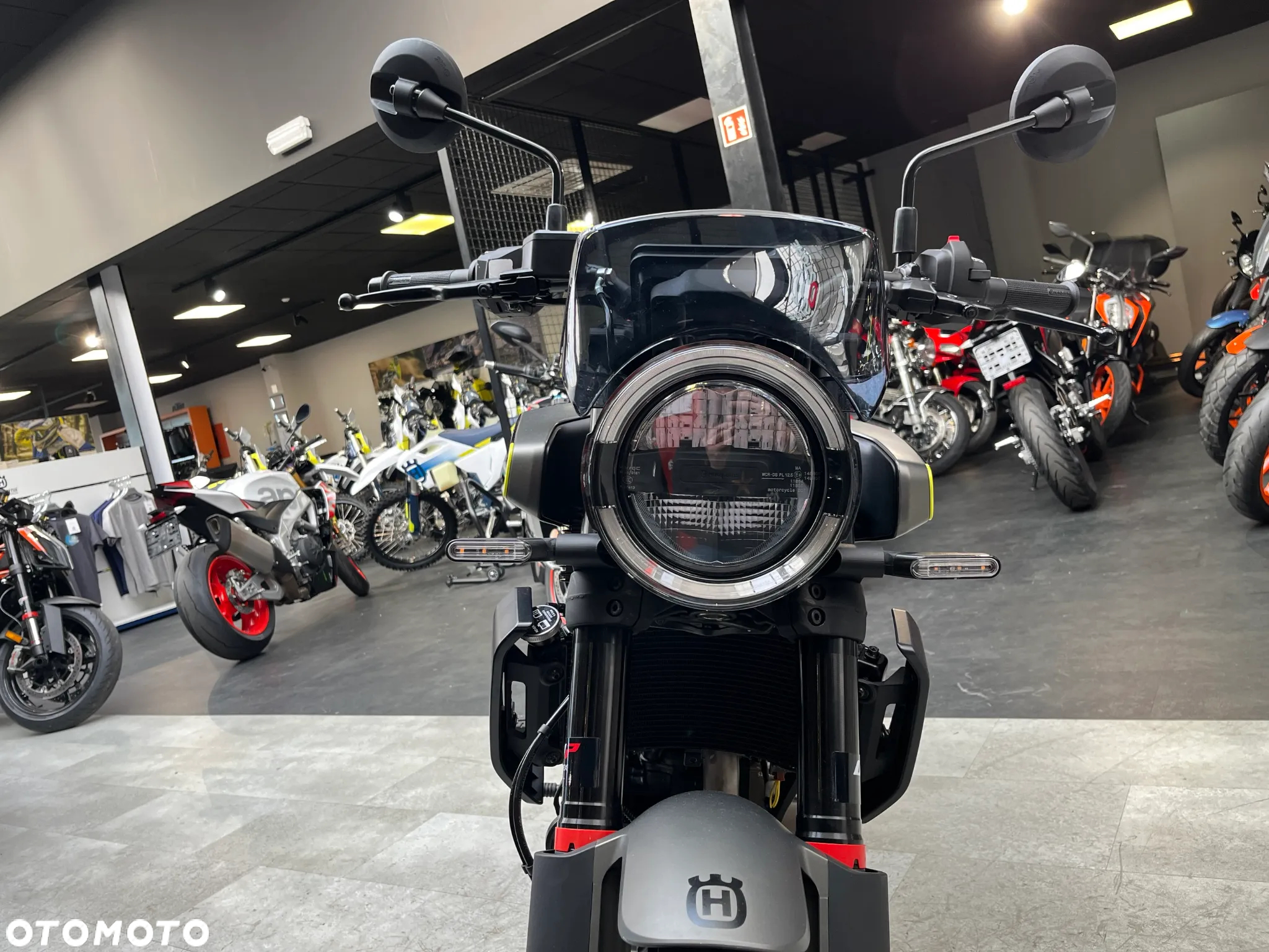 Husqvarna Svartpilen - 6